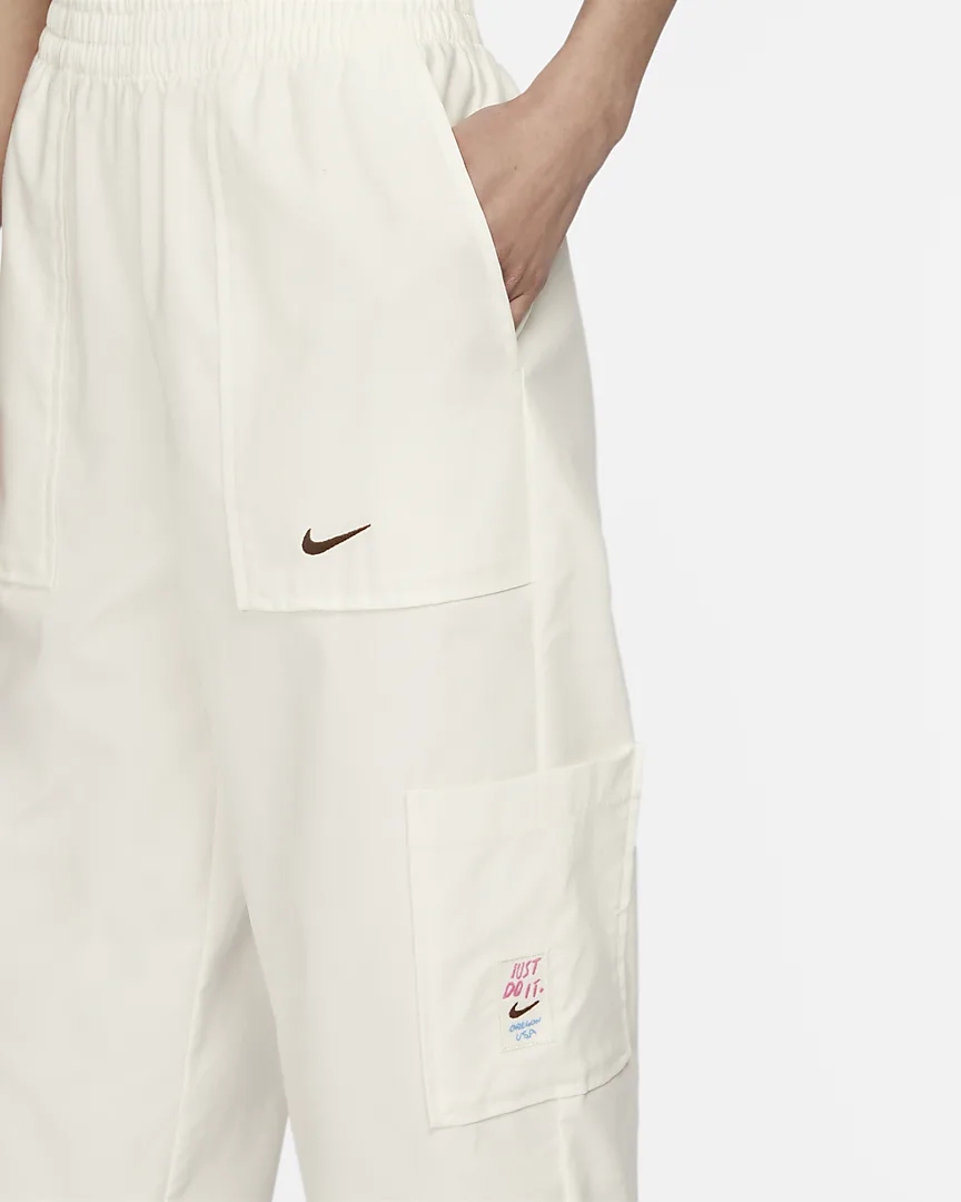 Spodnie damskie Nike AS NSW logo białe - obrazek 4