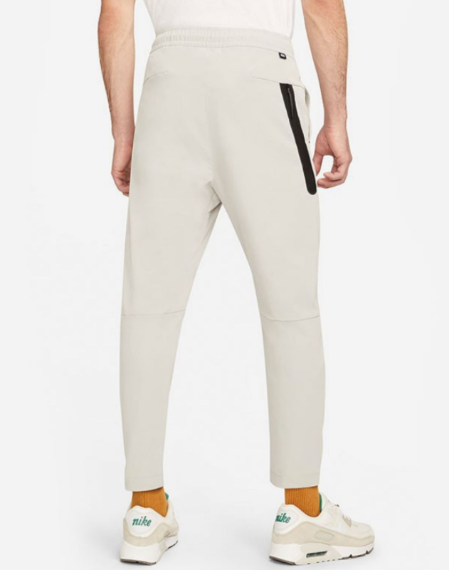 Spodnie sportowe Nike Tech Essentials szare - obrazek 2