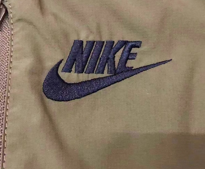 Kamizelka Nike Club logo biała - obrazek 3