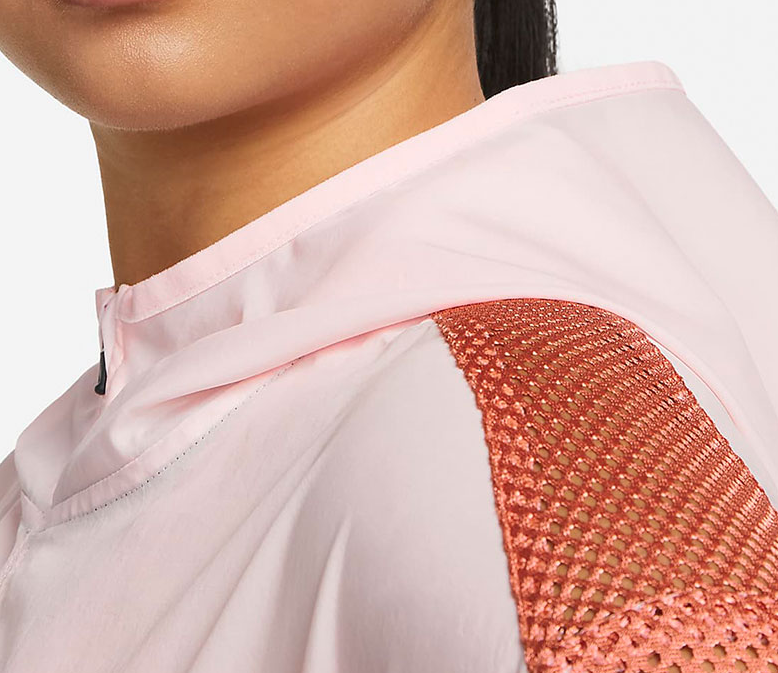 Kurtka damska Nike Sportswear oddychająca z kapturem różowa - obrazek 4